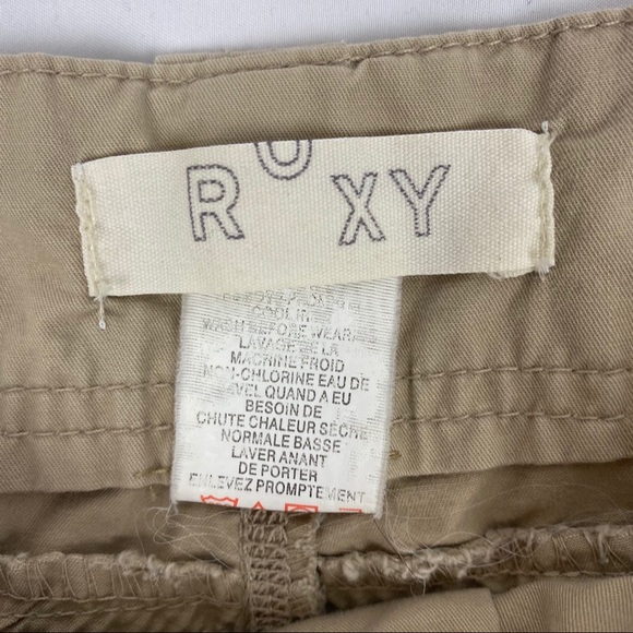 Roxy Khaki Cargo Capri Pants 🟡 - Picture 8 of 8